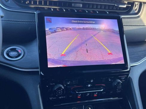 New 2025 Jeep Grand Cherokee L Limited w/ Black Appearance Package image 8