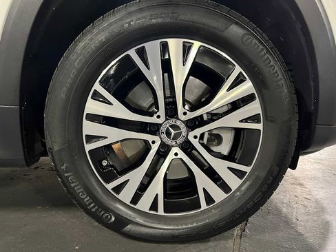 Used 2025 Mercedes-Benz GLB 250 image 9