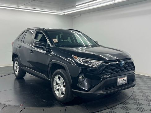 Used 2021 Toyota RAV4 XLE w/ Carpet Mat Package (TMS) image 2