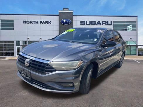 Used 2019 Volkswagen Jetta R-Line FWD image 1