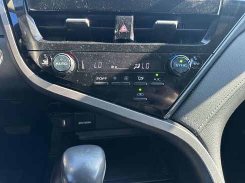 Used 2023 Toyota Camry SE image 19