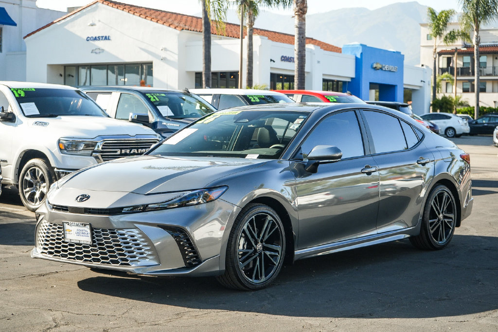 Used 2026 Toyota Camry XSE FWD image 3