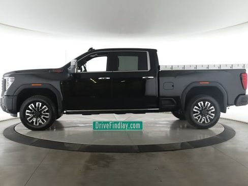 Used 2026 GMC Sierra 2500 Denali Ultimate w/ LPO, Black Badging Package AWD/4WD image 9