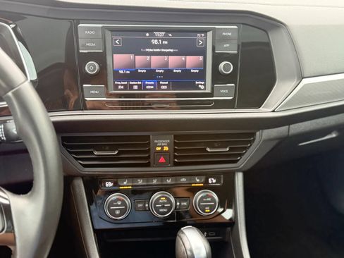 Used 2020 Volkswagen Jetta SE FWD image 40