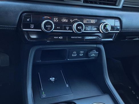 Certified 2024 Honda Pilot Touring image 21