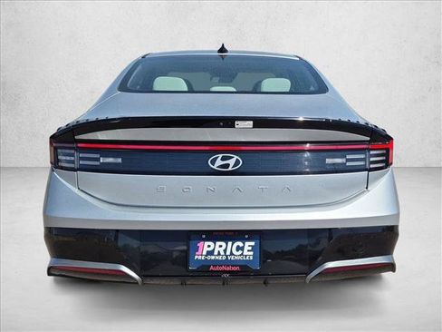 Used 2025 Hyundai Sonata SEL FWD image 7