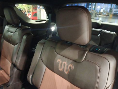 Used 2022 Ford Explorer King Ranch w/ Technology Package AWD/4WD image 7