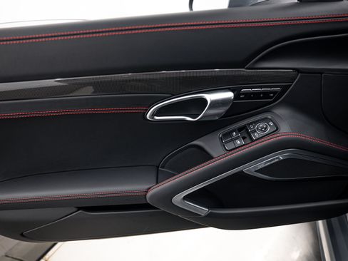 Certified 2025 Porsche 718 Cayman GTS RWD image 22