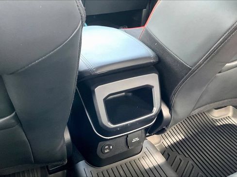 Used 2025 Ford Ranger Raptor AWD/4WD image 12