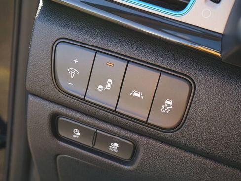 Used 2019 Kia Niro EX Premium w/ Cold Weather Package 1.0 image 26