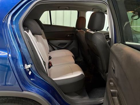 Used 2020 Chevrolet Trax LT AWD/4WD image 13