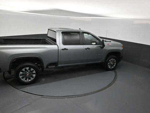 Used 2025 Chevrolet Silverado 2500 Custom AWD/4WD image 17