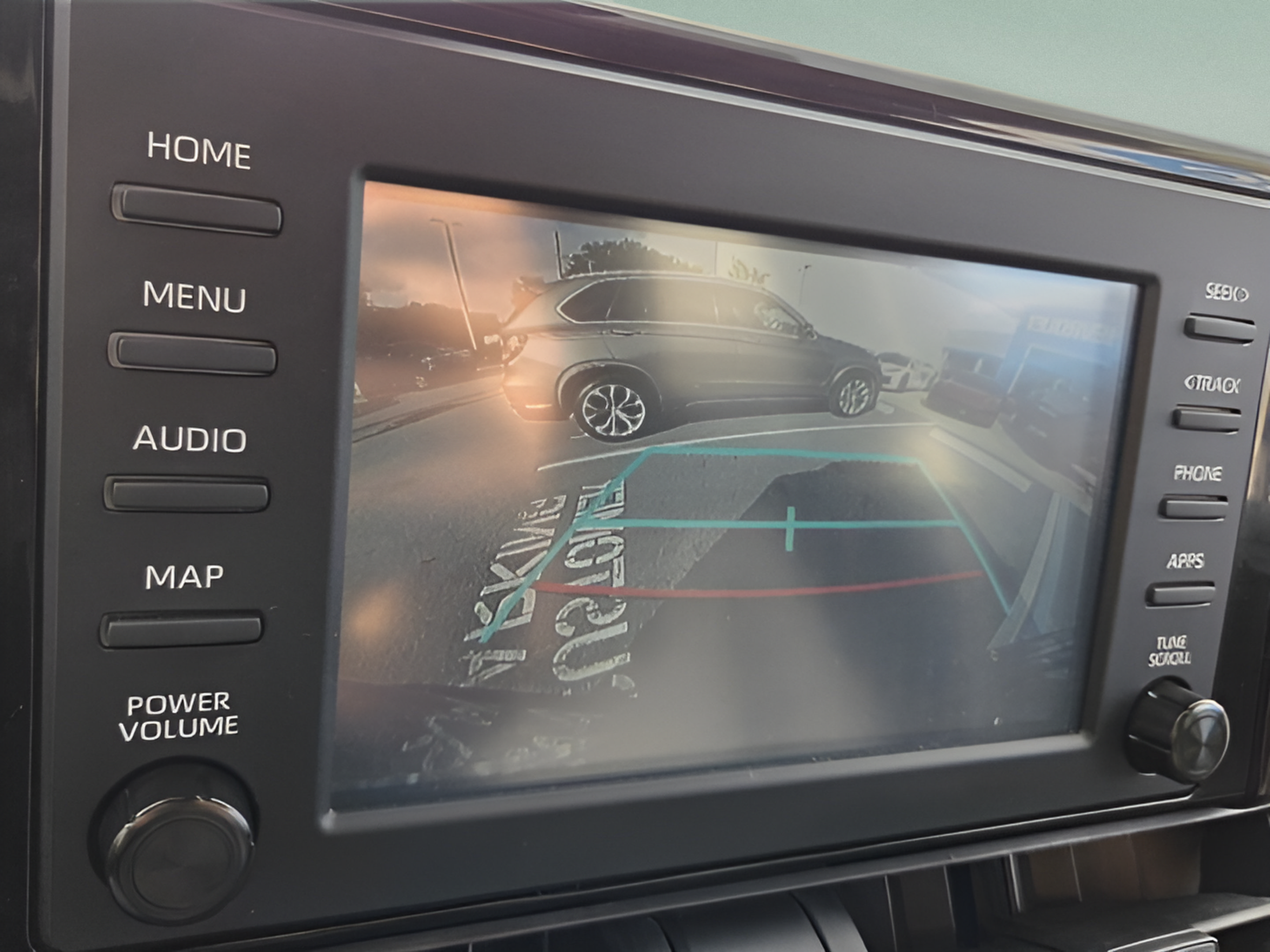 Used 2019 Toyota RAV4 XLE w/ Convenience Package FWD image 21