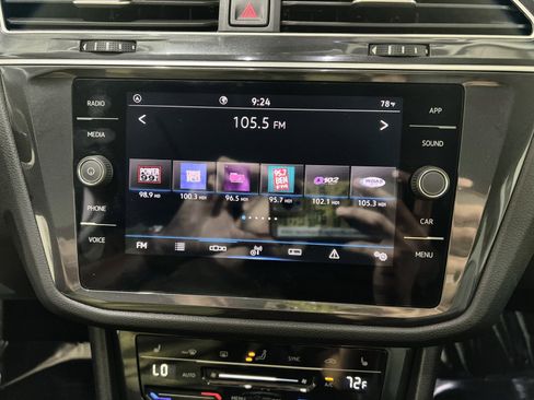 Used 2024 Volkswagen Tiguan SE image 35