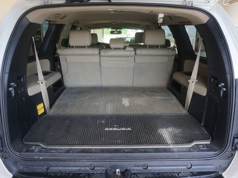 Used 2017 Toyota Sequoia SR5 w/ Premium Package AWD/4WD image 18