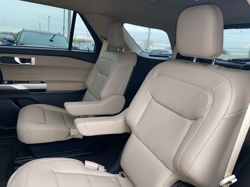 Certified 2022 Ford Explorer XLT w/ Equipment Group 202A image 22