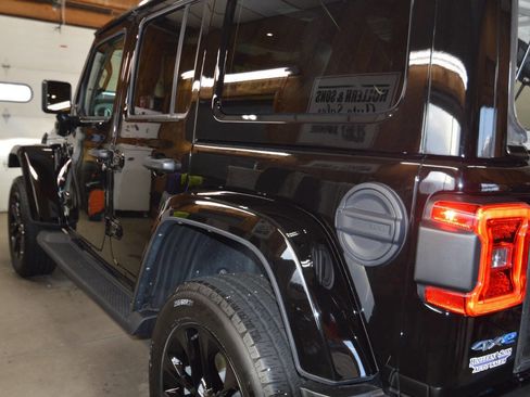 Used 2024 Jeep Wrangler Unlimited Sahara w/ Dual Top Group image 25