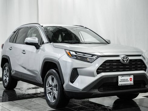 Used 2025 Toyota RAV4 XLE image 1