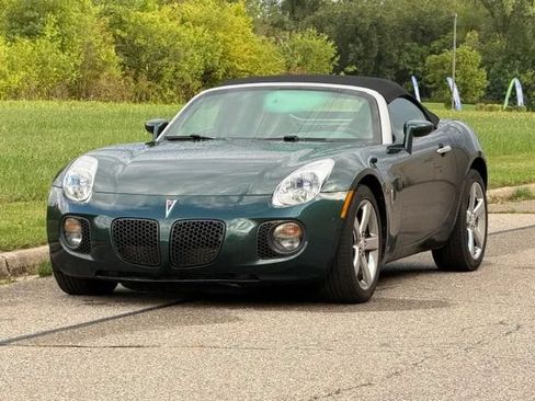 Used 2009 Pontiac Solstice GXP w/ Premium Package RWD image 5