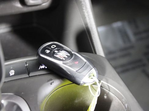 Used 2025 Buick Envista Preferred image 20