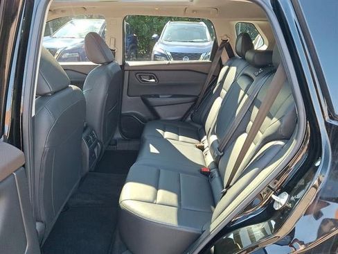 Used 2023 Nissan Rogue SL w/ SL Premium Package image 10