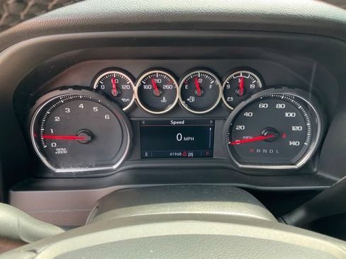 Used 2022 Chevrolet Silverado 1500 LT Trail Boss w/ LPO, Dark Essentials Package AWD/4WD image 10