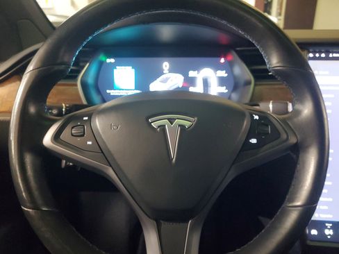 Used 2019 Tesla Model X image 21