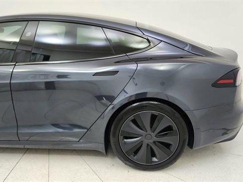 Used 2025 Tesla Model S image 10