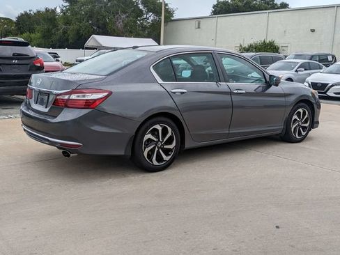 Used 2017 Honda Accord EX image 5