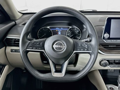 Used 2023 Nissan Altima 2.5 SV AWD/4WD image 18