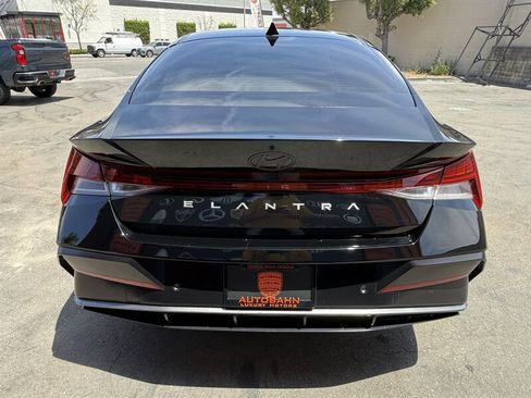Used 2024 Hyundai Elantra Limited FWD image 5