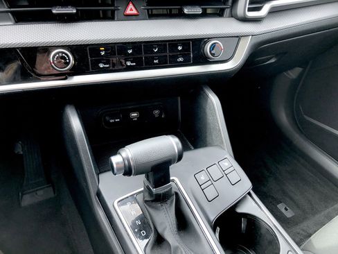 Used 2023 Kia Sportage LX image 21