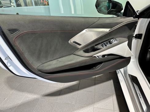 Used 2023 Chevrolet Corvette Stingray Premium Conv w/ Z51 Performance Package RWD image 10