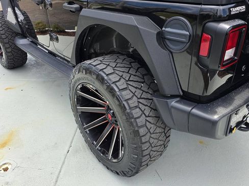 Used 2018 Jeep Wrangler Unlimited Sahara AWD/4WD image 42