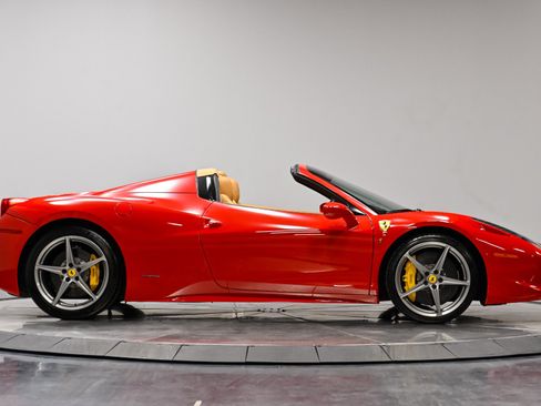 Used 2013 Ferrari 458 Spider RWD image 16