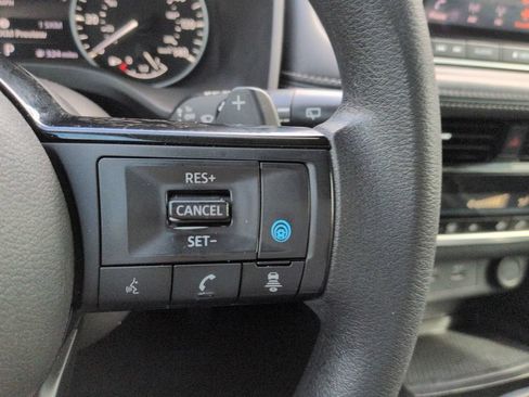 Used 2022 Nissan Rogue SV FWD image 23