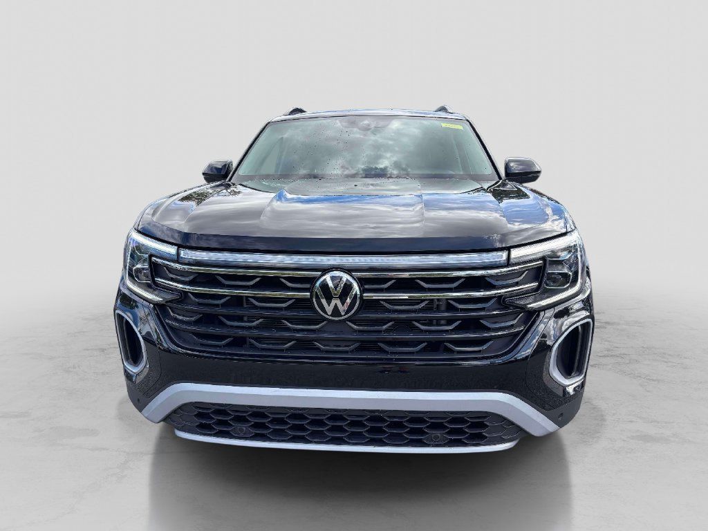 Used 2024 Volkswagen Atlas Peak Edition SE AWD/4WD image 8