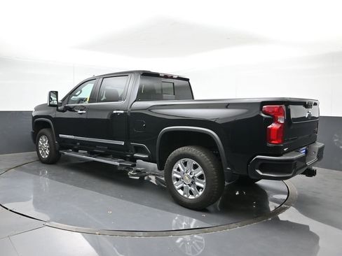 Used 2024 Chevrolet Silverado 2500 High Country w/ High Country Premium Package image 4