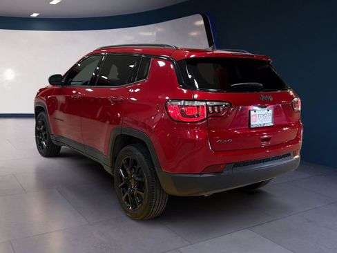 Used 2025 Jeep Compass Latitude w/ Altitude Special Edition image 3