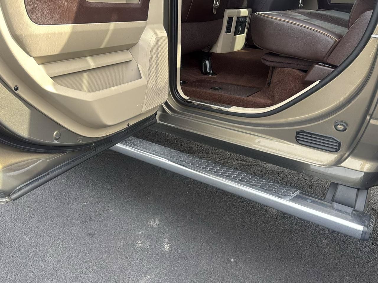 Used 2014 RAM 3500 Laramie Longhorn w/ Convenience Group AWD/4WD image 28