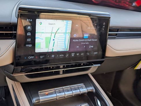 New 2025 Lincoln Nautilus Premier image 15