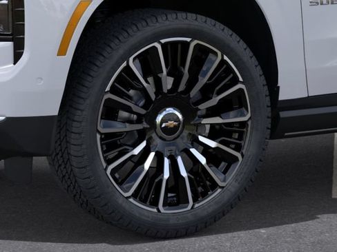 New 2026 Chevrolet Suburban High Country AWD/4WD image 9
