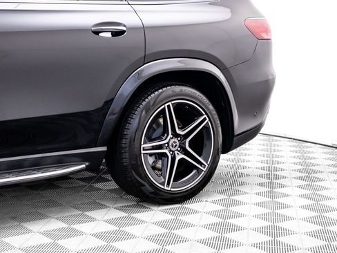 Used 2024 Mercedes-Benz GLS 450 4MATIC image 38