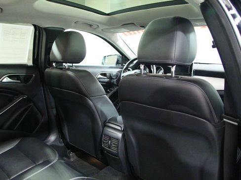 Used 2015 Mercedes-Benz GLA 250 4MATIC image 23