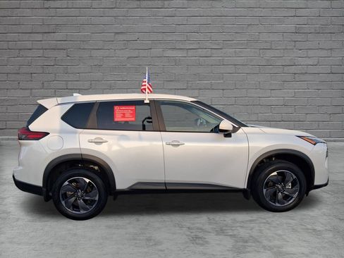 Used 2026 Nissan Rogue SV FWD image 13