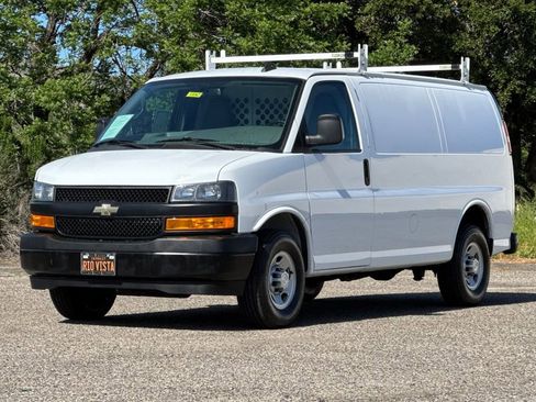 Used 2020 Chevrolet Express 2500 w/ Communications Package RWD image 8