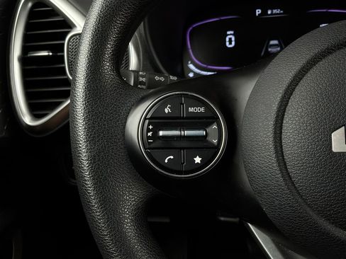 Used 2025 Kia Soul LX w/ LX Technology Package FWD image 31