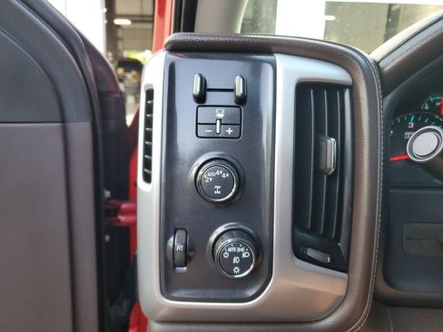 Used 2018 GMC Sierra 1500 SLT AWD/4WD image 31