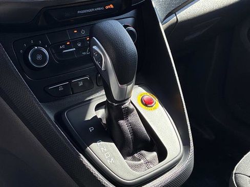 Used 2020 Ford Transit Connect XL image 26