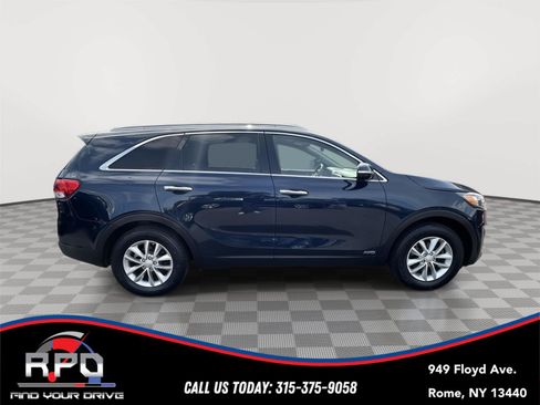 Used 2017 Kia Sorento AWD image 6